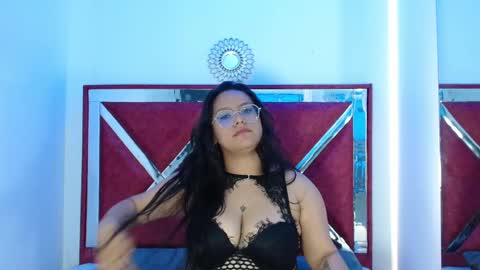 Snapshot of aria_cloud69 chatting on 10-27-25, 04:55 aRIA online show from 10-27-25, 04:55