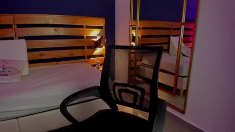 Aria online show from 12-19-24, 07:40