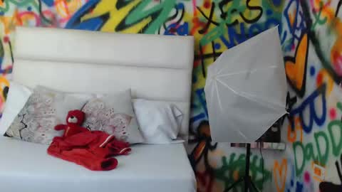 Snapshot of aria_martiin chatting on 01-16-25, 11:04 aria online show from 01-16-25, 11:04