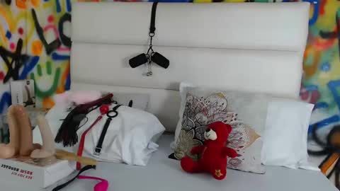 Snapshot of aria_martiin chatting on 01-25-25, 07:06 aria online show from 01-25-25, 07:06