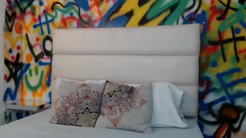 Snapshot of aria_martiin chatting on 11-06-25, 11:33 aria online show from 11-06-25, 11:33