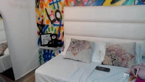 Snapshot of aria_martiin chatting on 11-30-25, 10:30 aria online show from 11-30-25, 10:30