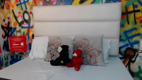 Snapshot of aria_martiin chatting on 12-21-25, 11:17 aria online show from 12-21-25, 11:17