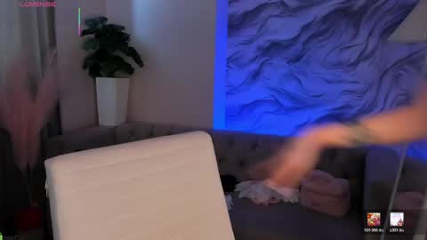 aria_mila online show from 04-14-26, 03:12