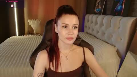 aria_mila online show from 07-06-26, 07:49