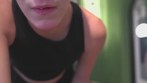 Snapshot of ariaa_isabell chatting on 05-02-26, 12:54 Ariaa online show from 05-02-26, 12:54