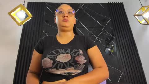 Snapshot of ariabelle1 chatting on 06-06-26, 11:15 AriaBelle1 online show from 06-06-26, 11:15