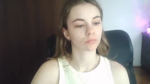 Snapshot of ariacreazy chatting on 06-18-26, 06:24 AriaCreazy online show from 06-18-26, 06:24