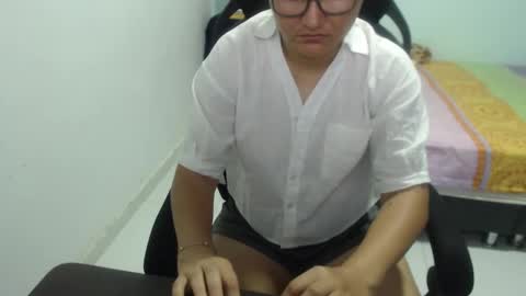 ...Ariana... online show from 02-20-25, 06:57