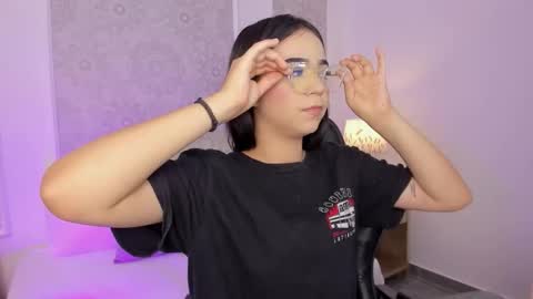 Snapshot of ariadna_boneville chatting on 02-17-26, 08:04 A R I A D N A online show from 02-17-26, 08:04