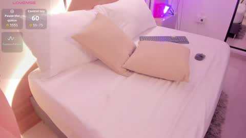 Snapshot of ariadna_boneville chatting on 07-11-26, 02:47 A R I A D N A online show from 07-11-26, 02:47