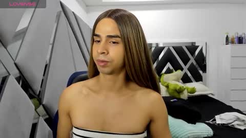 Snapshot of ariadna_dudamel chatting on 11-28-25, 02:47 ariadna_dudamel online show from 11-28-25, 02:47