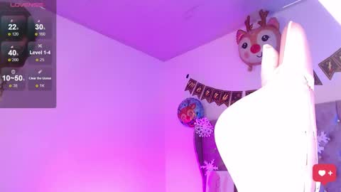 Snapshot of ariadna_tr chatting on 12-17-24, 02:33 Ari online show from 12-17-24, 02:33