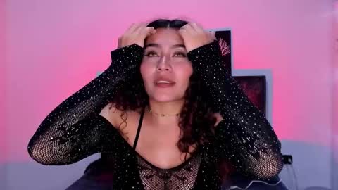 Snapshot of ariadna_tr chatting on 11-11-25, 11:05 Ari online show from 11-11-25, 11:05