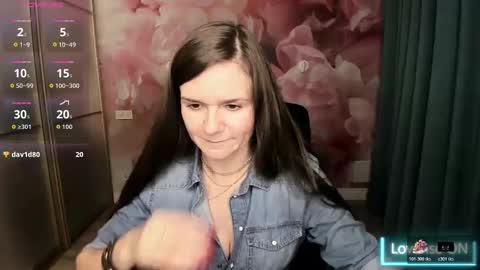 Snapshot of ariagrays chatting on 10-30-25, 03:24 AriaGray online show from 10-30-25, 03:24