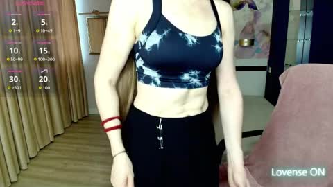 AriaGray online show from 04-01-26, 12:17