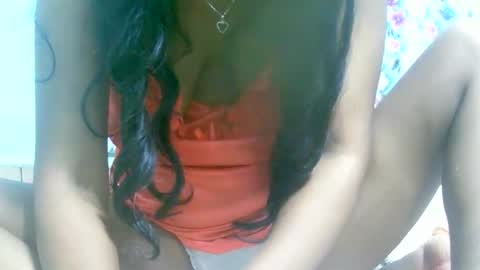 Snapshot of ariah13 chatting on 12-18-25, 06:36 ariah13 online show from 12-18-25, 06:36