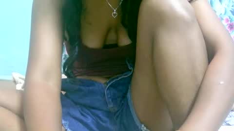 Snapshot of ariah13 chatting on 12-19-25, 06:42 ariah13 online show from 12-19-25, 06:42