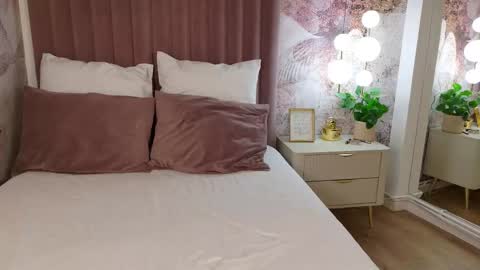 Snapshot of ariaheart_ chatting on 11-26-25, 04:24 Aria online show from 11-26-25, 04:24