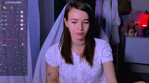 Snapshot of ariamill chatting on 11-10-25, 06:45 Ari online show from 11-10-25, 06:45
