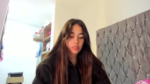 Snapshot of ariamontgomeryyy chatting on 01-11-25, 07:17 Aria Montgomery online show from 01-11-25, 07:17