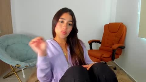 Snapshot of ariamontgomeryyy chatting on 02-14-25, 09:53 Aria Montgomery online show from 02-14-25, 09:53