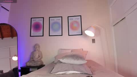 Snapshot of ariamuse chatting on 01-05-26, 09:07 Aria online show from 01-05-26, 09:07