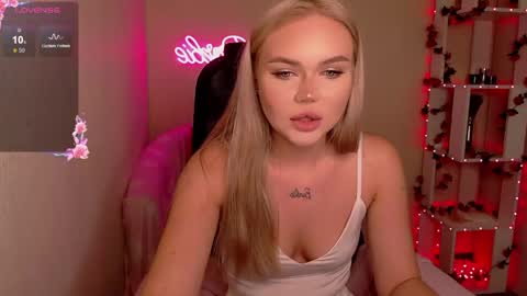 Snapshot of ariana_blissx chatting on 05-16-26, 04:20 Lilli 3 online show from 05-16-26, 04:20