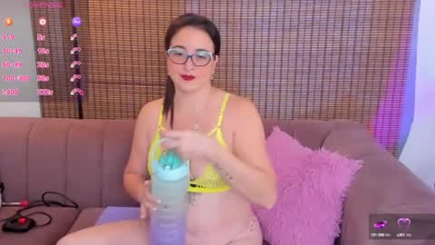 Snapshot of ariana_cross_ chatting on 12-03-24, 01:10 Ariana Cruz online show from 12-03-24, 01:10