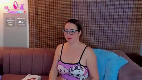 Snapshot of ariana_cross_ chatting on 11-16-25, 12:44 Ariana Cruz online show from 11-16-25, 12:44