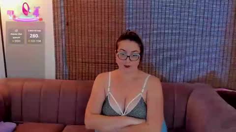 Ariana Cruz online show from 12-19-25, 04:47