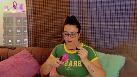 Snapshot of ariana_cross_ chatting on 04-21-26, 12:44 Ariana Cruz online show from 04-21-26, 12:44