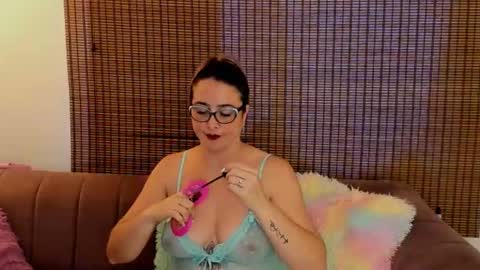 Snapshot of ariana_cross_ chatting on 05-14-26, 12:01 Ariana Cruz online show from 05-14-26, 12:01