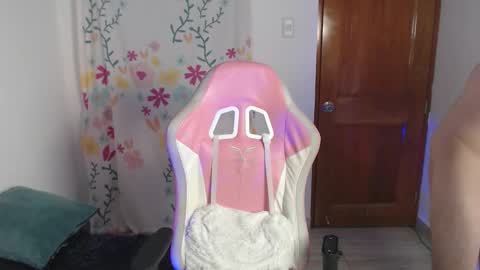 Snapshot of ariana_esteban07 chatting on 02-19-26, 06:09 ariana_esteban07 online show from 02-19-26, 06:09