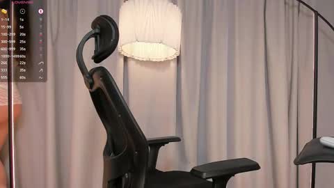 Snapshot of ariana_fitl chatting on 10-12-25, 04:55 DaniAri - dimension X at night NY time online show from 10-12-25, 04:55