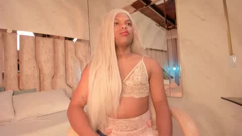 Snapshot of ariana_grande233 chatting on 02-16-26, 11:50 ariana_grande233 online show from 02-16-26, 11:50