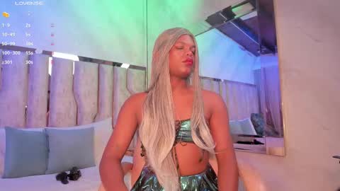 ariana_grande233 online show from 03-24-26, 11:37