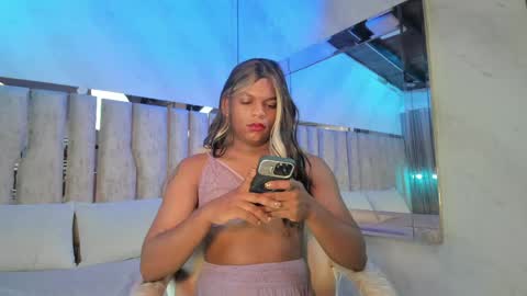 Snapshot of ariana_grande233 chatting on 05-28-26, 11:40 ariana_grande233 online show from 05-28-26, 11:40