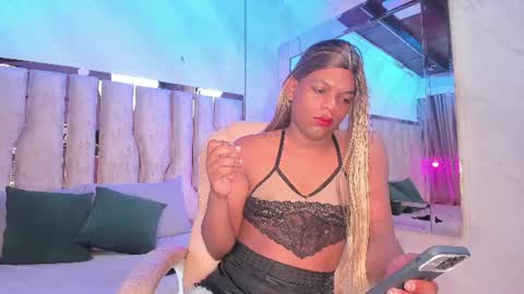 ariana_grande233 online show from 07-31-26, 11:42