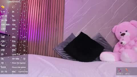 Ariana online show from 11-22-25, 12:15