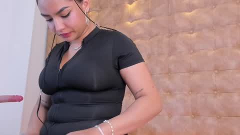 Snapshot of ariana_morelly chatting on 04-14-26, 12:00 ARIANA MORELLY online show from 04-14-26, 12:00