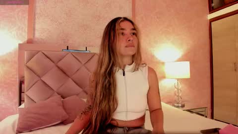 Ari online show from 09-22-25, 03:08