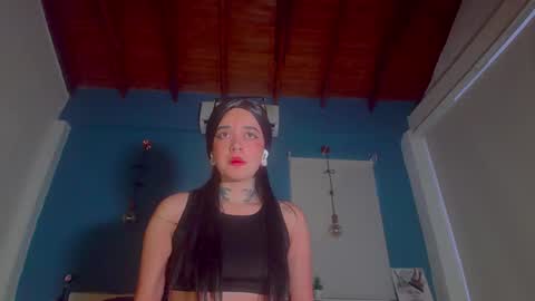 ariana_whitee online show from 10-04-25, 11:19