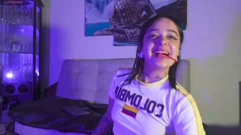 ariana_whitee online show from 05-17-26, 07:50