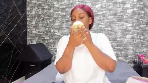 Ariana online show from 10-23-25, 12:04