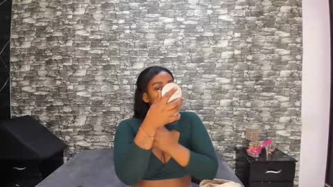 Ariana online show from 11-13-25, 11:53