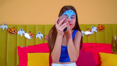 Ariana online show from 10-31-25, 06:25