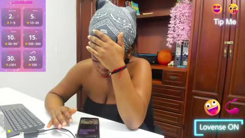 Andrea online show from 11-27-25, 01:24