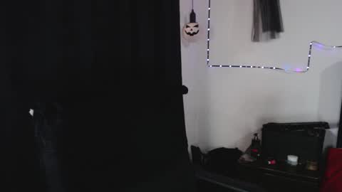 help me 100 hands up my OF is Free  online show from 11-19-25, 09:48