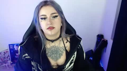 Snapshot of arianauwu666 chatting on 05-05-26, 11:24 help me 100 hands up my OF is Free online show from 05-05-26, 11:24